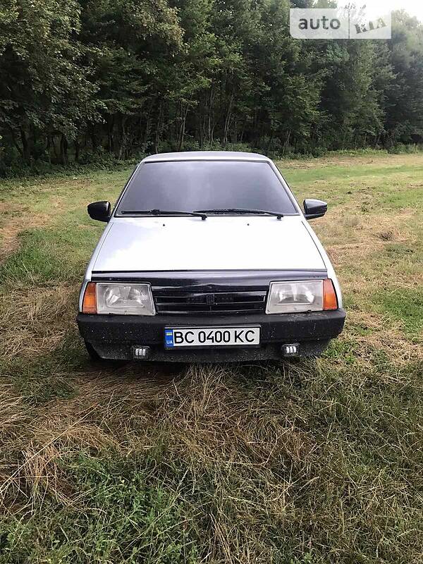 Хетчбек ВАЗ / Lada 2109 2002 в Рогатині