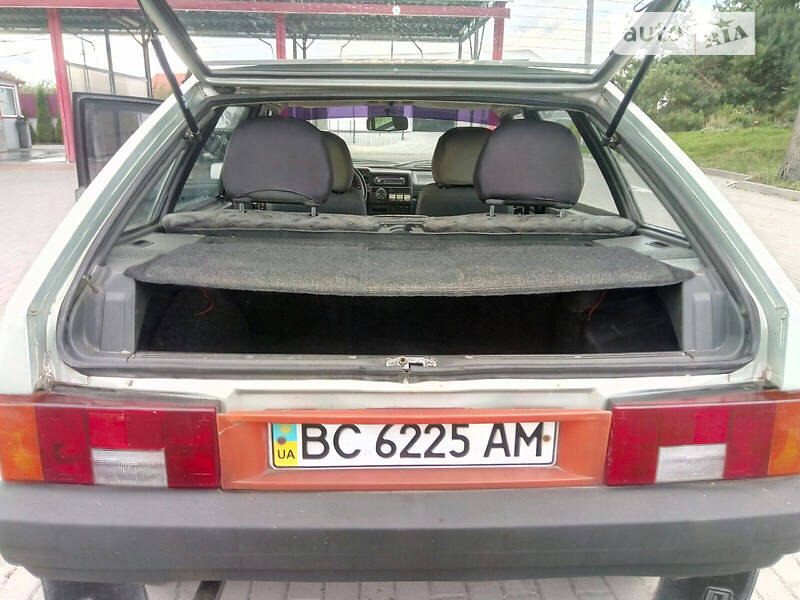 Хэтчбек ВАЗ / Lada 2109 2002 в Львове
