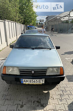 Хэтчбек ВАЗ / Lada 2109 2002 в Житомире
