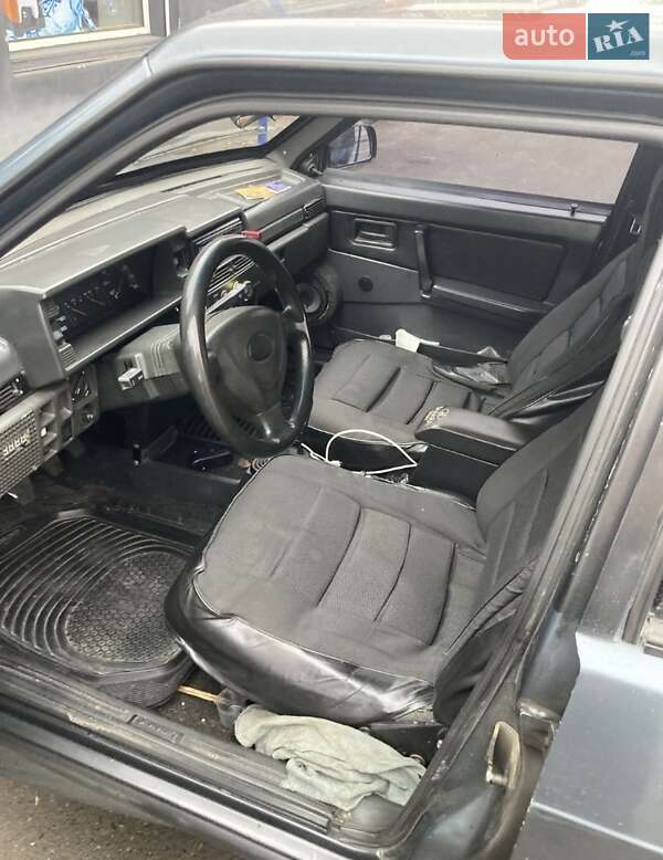 Хэтчбек ВАЗ / Lada 2109 2001 в Полтаве