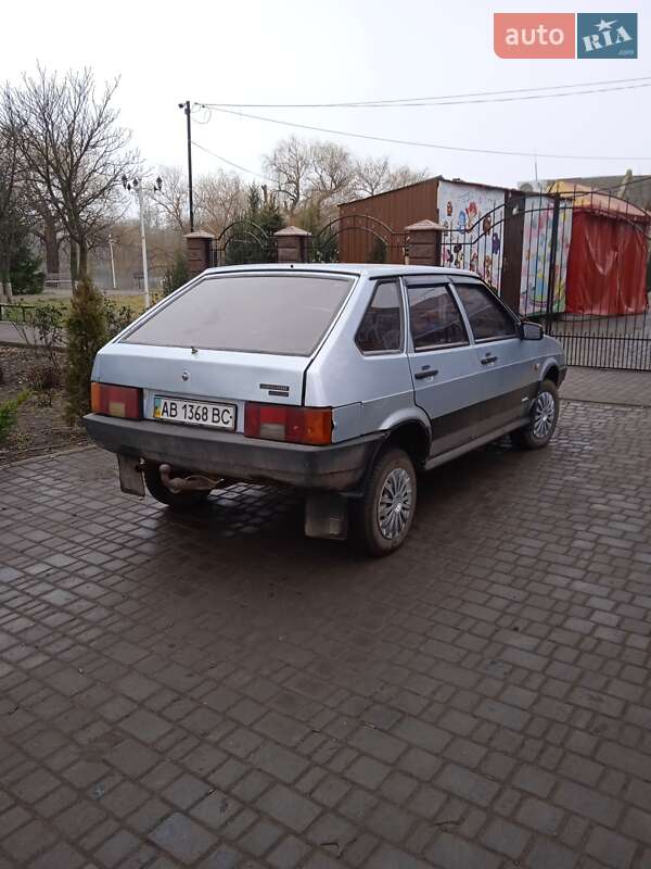 Хэтчбек ВАЗ / Lada 2109 1998 в Врадиевке