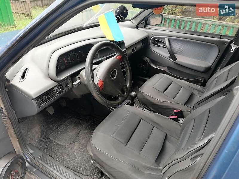 Хэтчбек ВАЗ / Lada 2109 2008 в Покровске