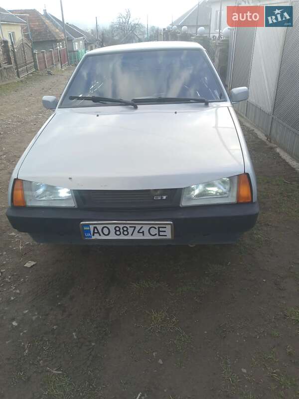 Седан ВАЗ / Lada 2109 2004 в Мукачево