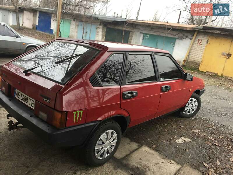 Хэтчбек ВАЗ / Lada 2109 1991 в Кривом Роге фото 7 Хэтчбек ВАЗ / Lada 2109 1991 в Кривом Роге