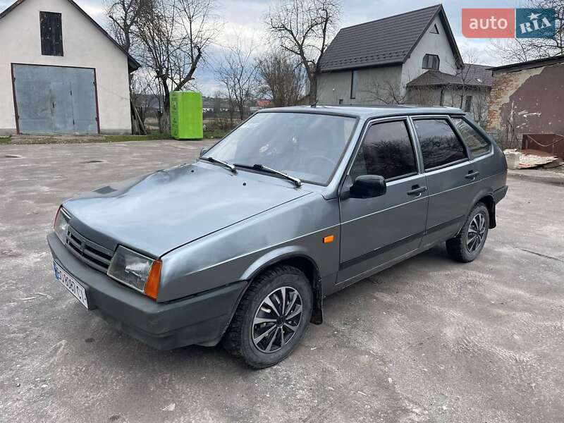 Хэтчбек ВАЗ / Lada 2109 1991 в Шумске