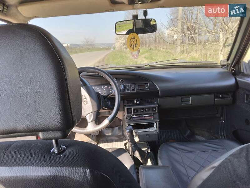 Хетчбек ВАЗ / Lada 2109 1998 в Львові фото 3 Хетчбек ВАЗ / Lada 2109 1998 в Львові