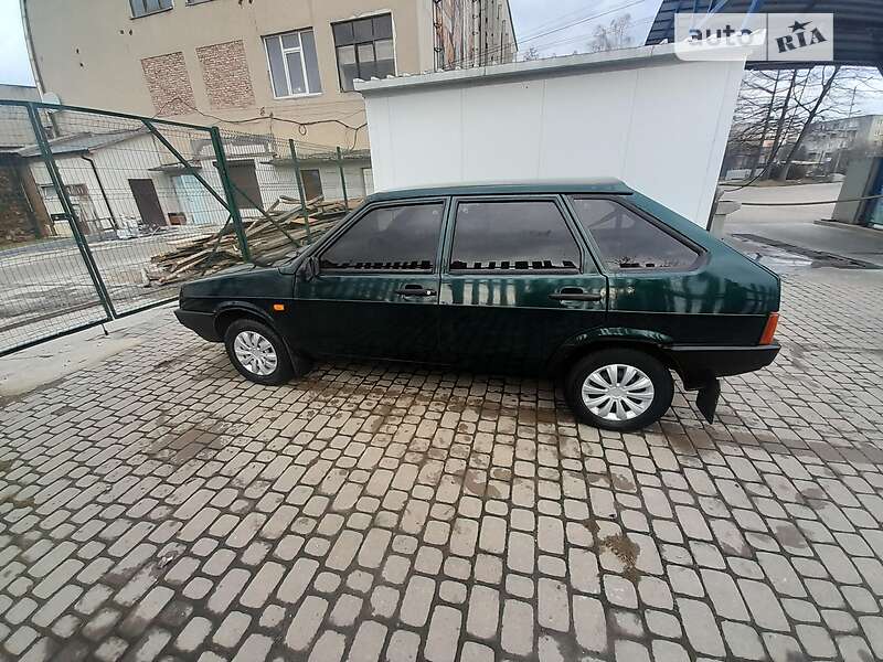 Хэтчбек ВАЗ / Lada 2109 2004 в Долине