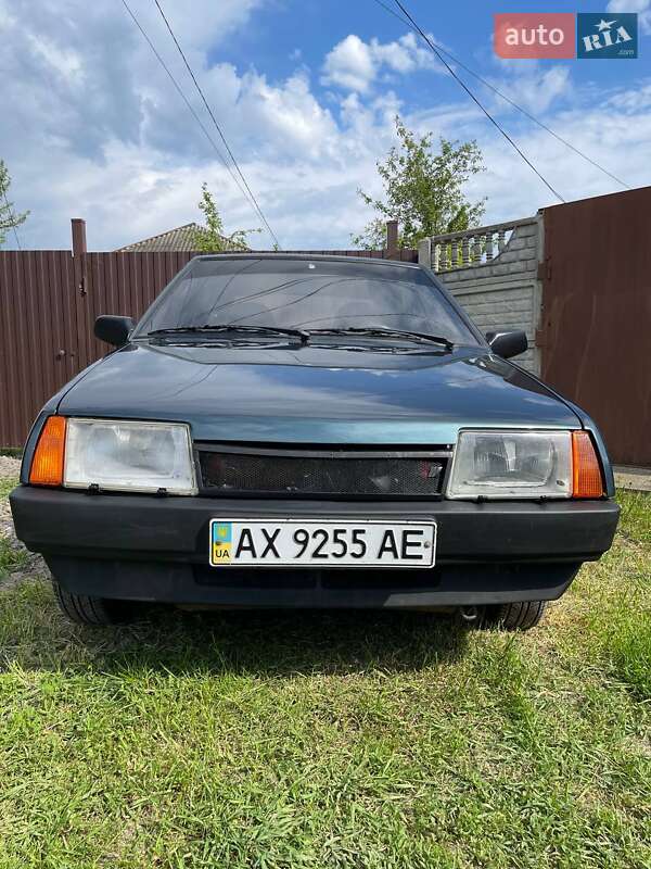 Хэтчбек ВАЗ / Lada 2109 2004 в Харькове