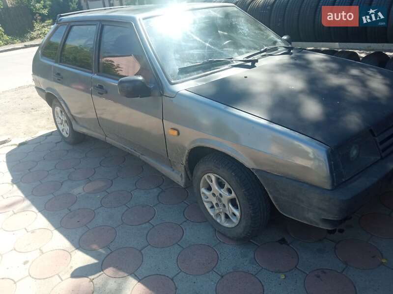 Хетчбек ВАЗ / Lada 2109 1998 в Ужгороді фото 3 Хетчбек ВАЗ / Lada 2109 1998 в Ужгороді