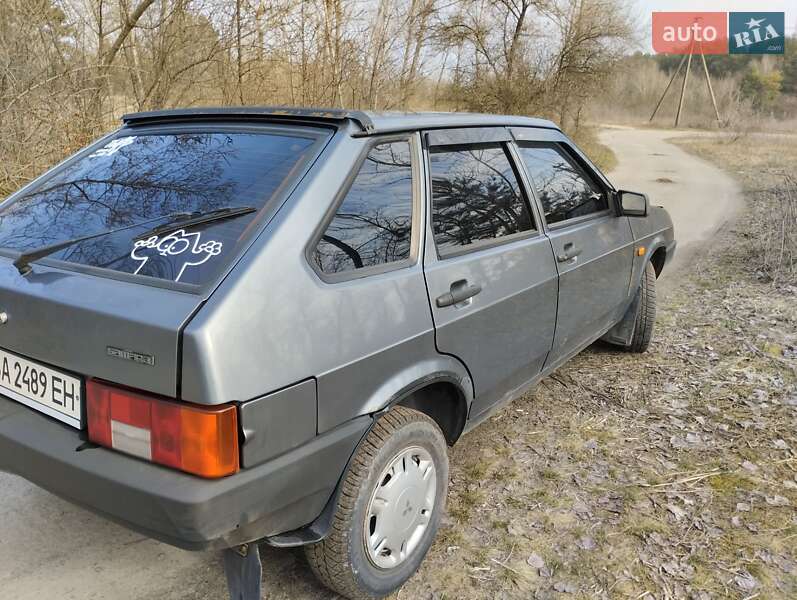 Хэтчбек ВАЗ / Lada 2109 2006 в Кременчуге фото 5 Хэтчбек ВАЗ / Lada 2109 2006 в Кременчуге