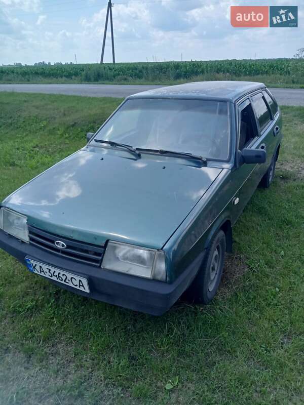 Хэтчбек ВАЗ / Lada 2109 2004 в Киеве