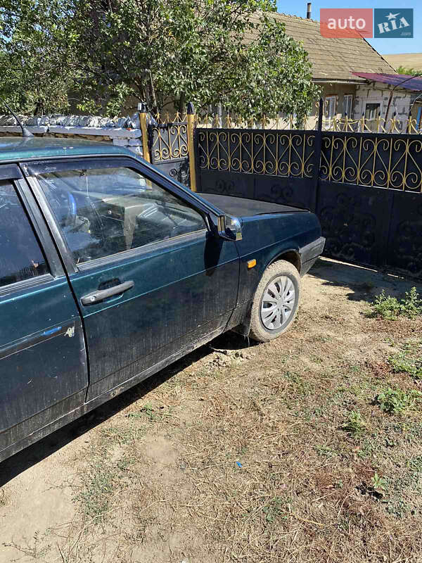 Хэтчбек ВАЗ / Lada 2109 2002 в Тарутине