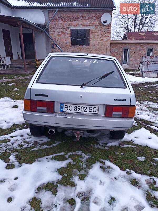Хэтчбек ВАЗ / Lada 2109 2002 в Золочеве