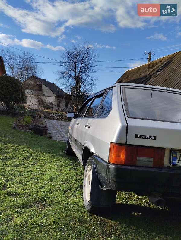 Хэтчбек ВАЗ / Lada 2109 1998 в Рахове