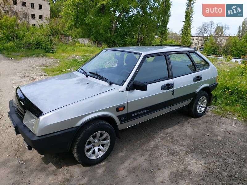 Хэтчбек ВАЗ / Lada 2109 2003 в Каменском фото 12 Хэтчбек ВАЗ / Lada 2109 2003 в Каменском