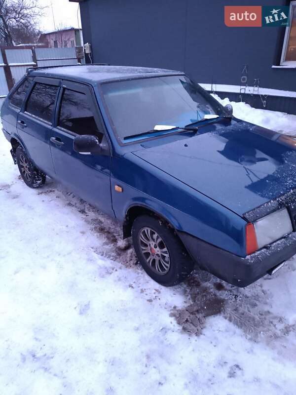Хэтчбек ВАЗ / Lada 2109 2004 в Конотопе