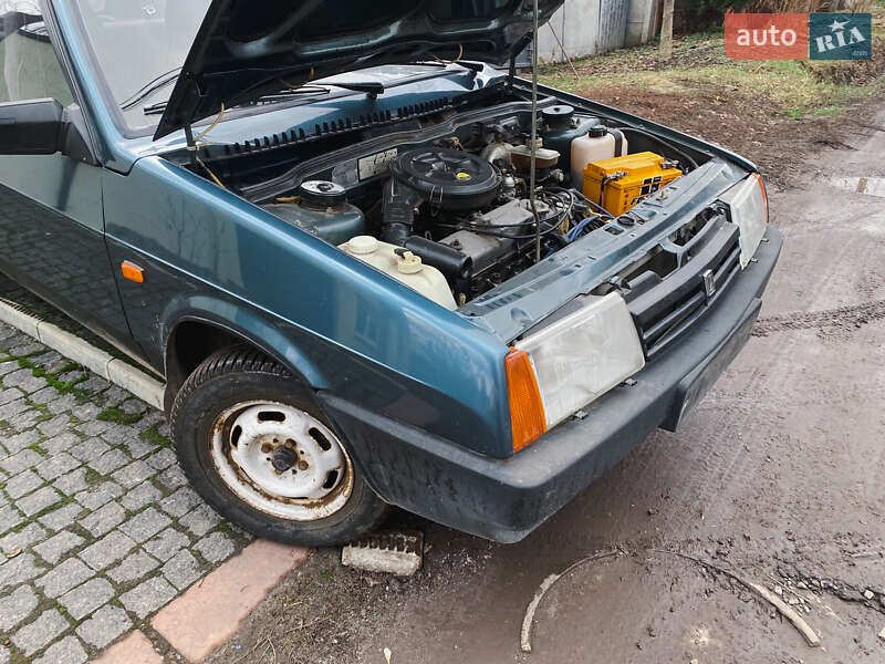 Хетчбек ВАЗ / Lada 2109 2000 в Харкові