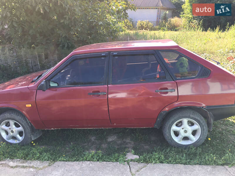 Хэтчбек ВАЗ / Lada 2109 1990 в Каменец-Подольском