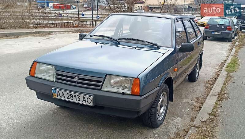 Хэтчбек ВАЗ / Lada 2109 2004 в Киеве