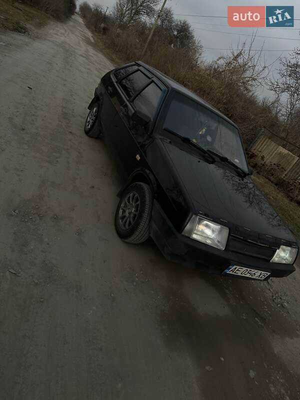 Хэтчбек ВАЗ / Lada 2109 2008 в Каменском