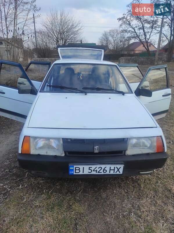 Хэтчбек ВАЗ / Lada 2109 1992 в Лубнах фото 7 Хэтчбек ВАЗ / Lada 2109 1992 в Лубнах