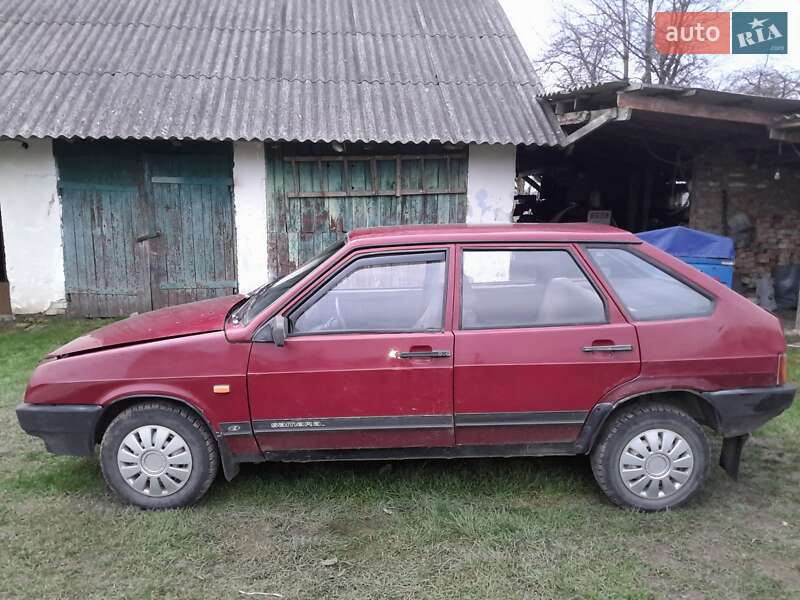 Хэтчбек ВАЗ / Lada 2109 1993 в Стрые