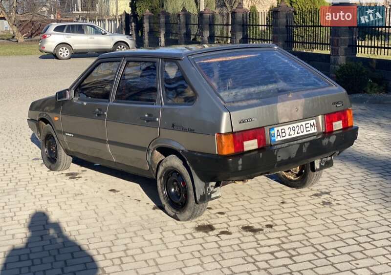 Хэтчбек ВАЗ / Lada 2109 2002 в Звягеле