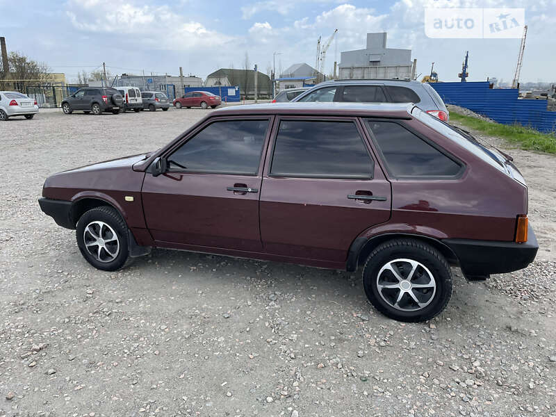 Хэтчбек ВАЗ / Lada 2109 2000 в Днепре