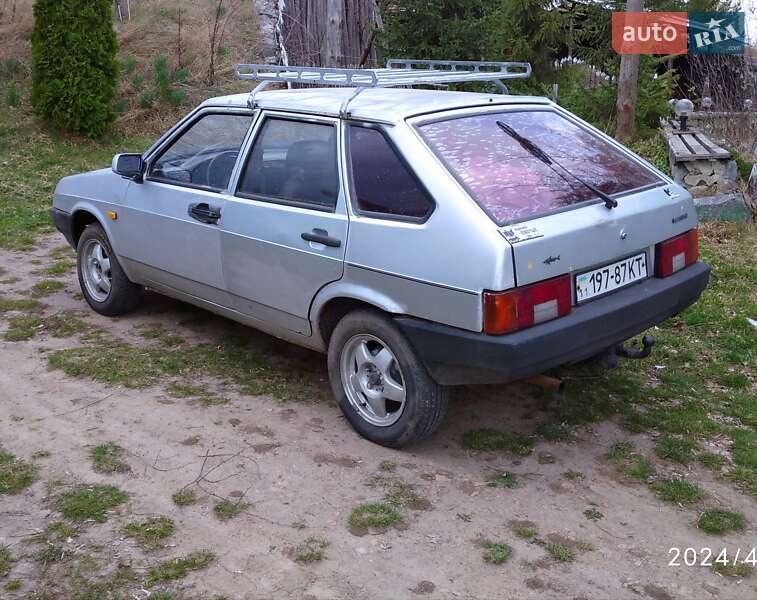 Хетчбек ВАЗ / Lada 2109 2003 в Києві