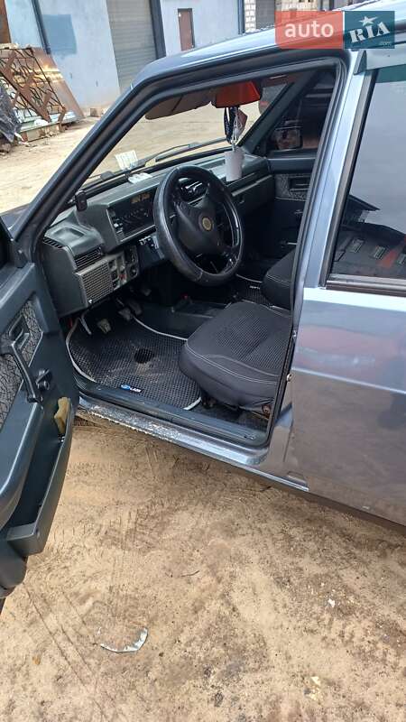 Хэтчбек ВАЗ / Lada 2109 2006 в Олевске