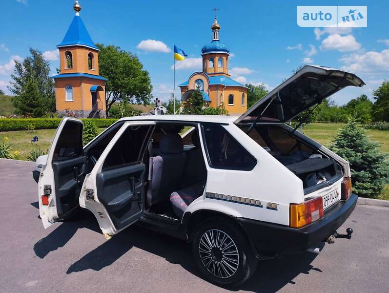 Хэтчбек ВАЗ / Lada 2109 1995 в Кривом Роге