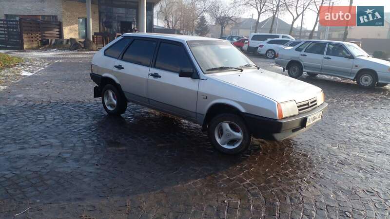 Хетчбек ВАЗ / Lada 2109 2003 в Ужгороді