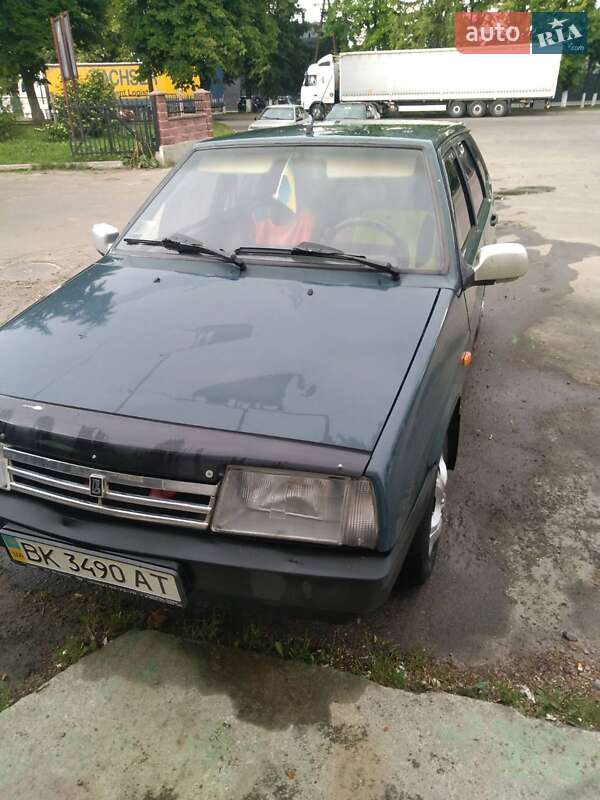 Хетчбек ВАЗ / Lada 2109 2004 в Рівному