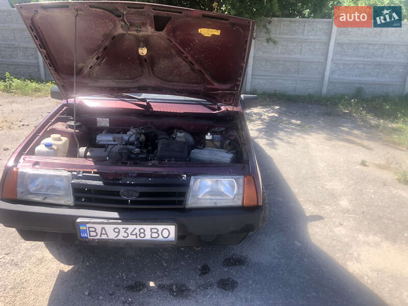 Хэтчбек ВАЗ / Lada 2109 2000 в Александровке