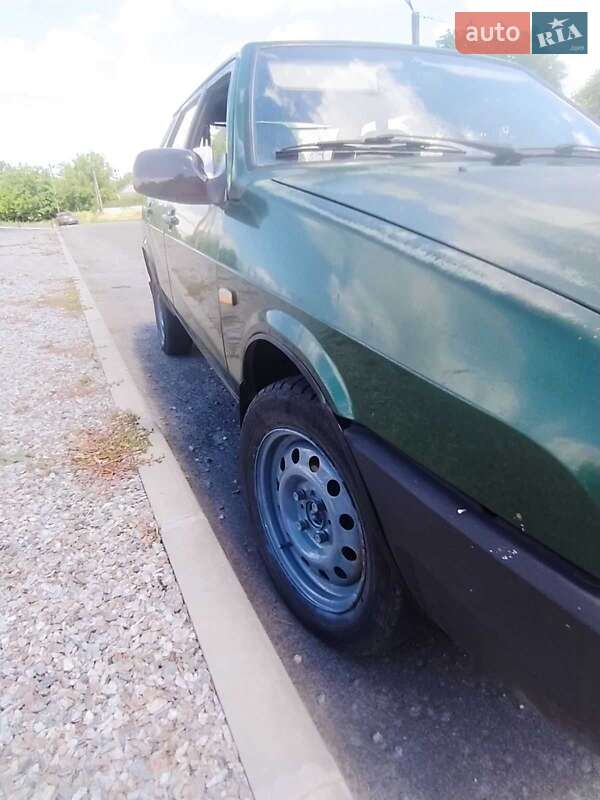 Хэтчбек ВАЗ / Lada 2109 2001 в Знаменке