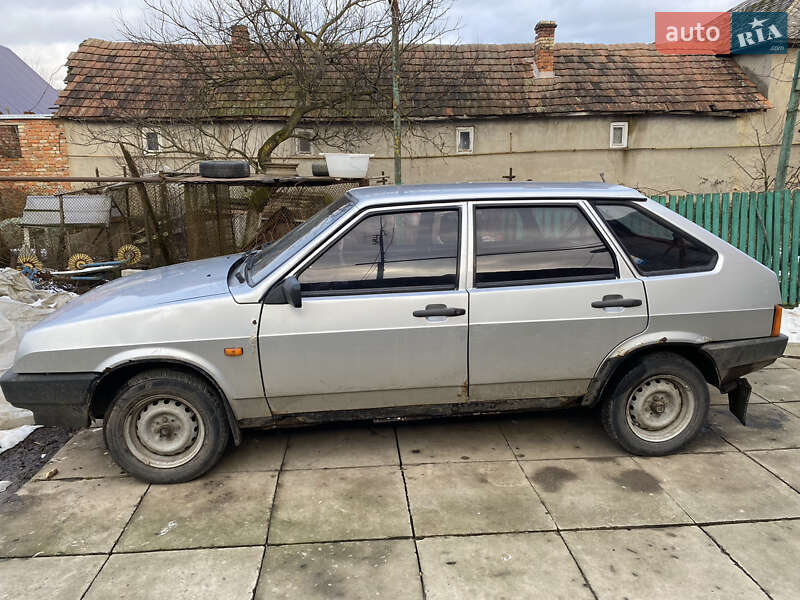 Хэтчбек ВАЗ / Lada 2109 2005 в Мукачево