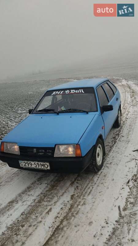 Хэтчбек ВАЗ / Lada 2109 1992 в Черновцах