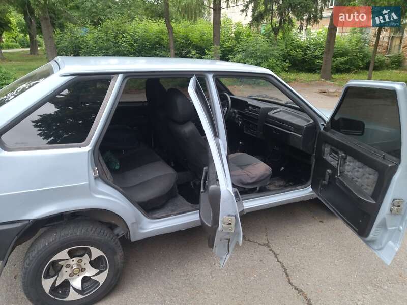 Хэтчбек ВАЗ / Lada 2109 2002 в Сумах