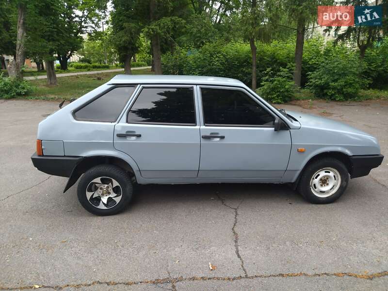 Хэтчбек ВАЗ / Lada 2109 2002 в Сумах