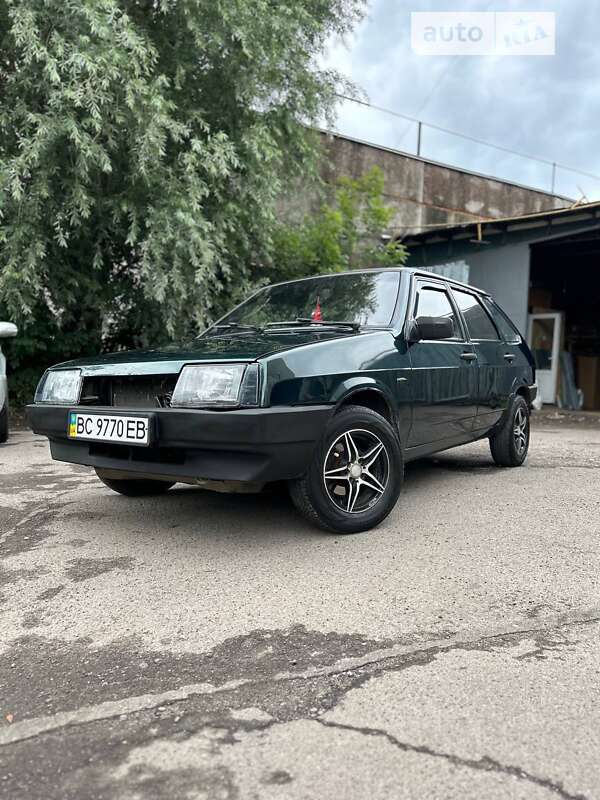 Хэтчбек ВАЗ / Lada 2109 2003 в Львове