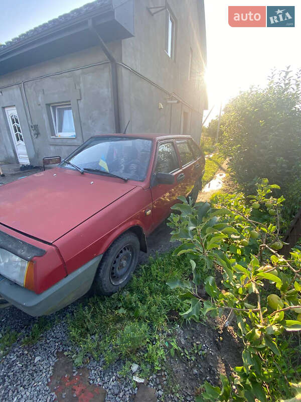 Хэтчбек ВАЗ / Lada 2109 1991 в Киверцах