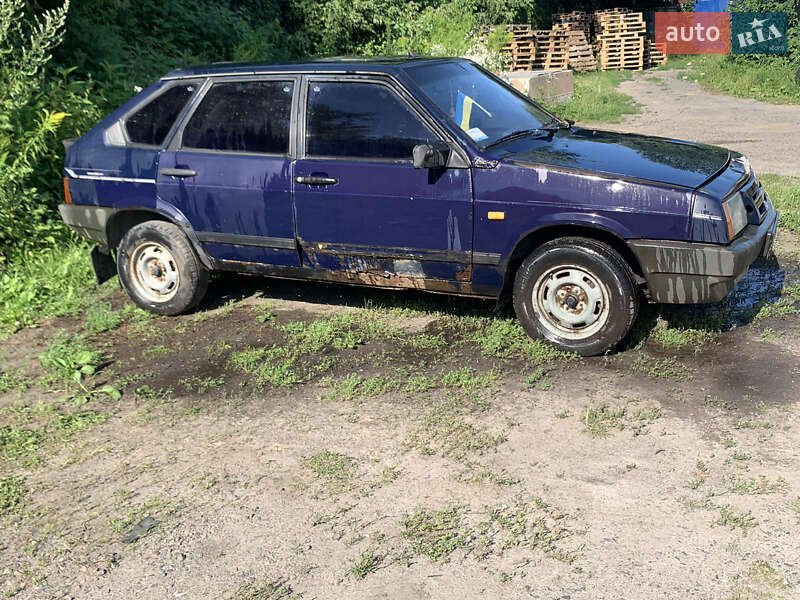 Хэтчбек ВАЗ / Lada 2109 1996 в Ровно