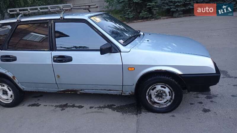Хэтчбек ВАЗ / Lada 2109 2003 в Харькове