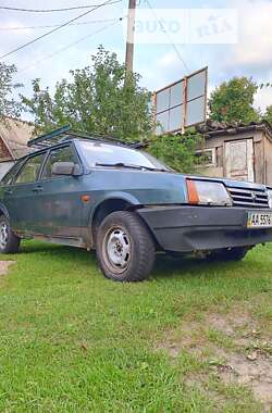 Хэтчбек ВАЗ / Lada 2109 2005 в Киеве