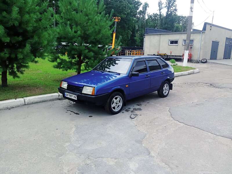 Хэтчбек ВАЗ / Lada 2109 2003 в Житомире