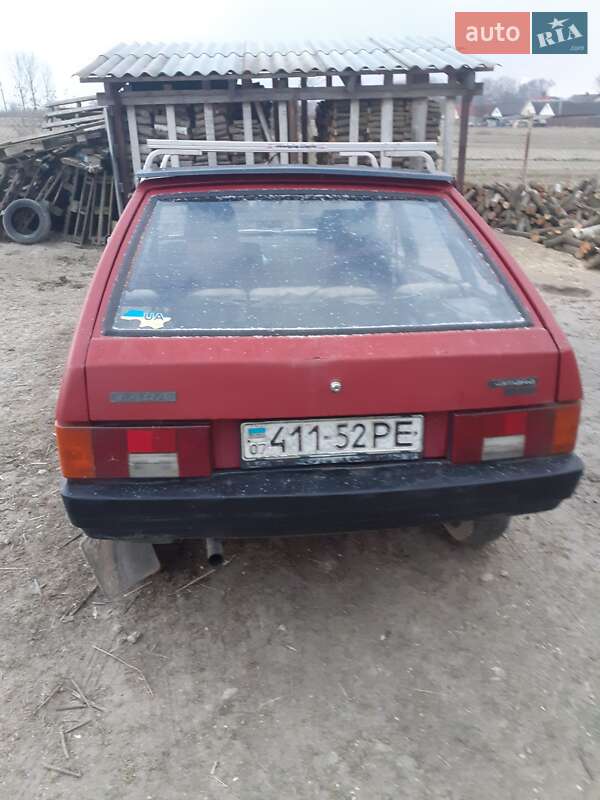 Хэтчбек ВАЗ / Lada 2109 1991 в Городке