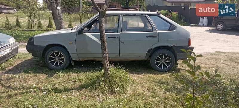 Хэтчбек ВАЗ / Lada 2109 1991 в Золочеве фото 4 Хэтчбек ВАЗ / Lada 2109 1991 в Золочеве
