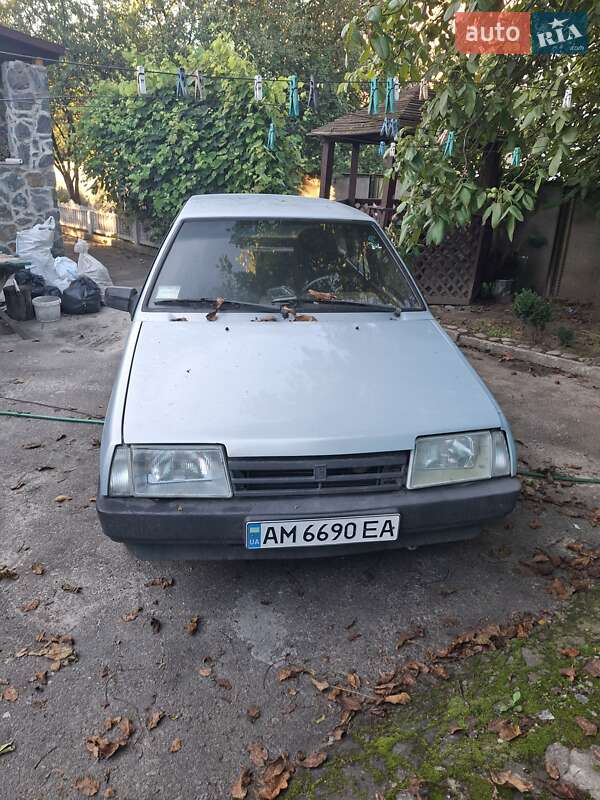 Хэтчбек ВАЗ / Lada 2109 2005 в Олевске фото 4 Хэтчбек ВАЗ / Lada 2109 2005 в Олевске