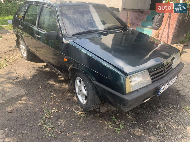 Хэтчбек ВАЗ / Lada 2109 2002 в Дубно
