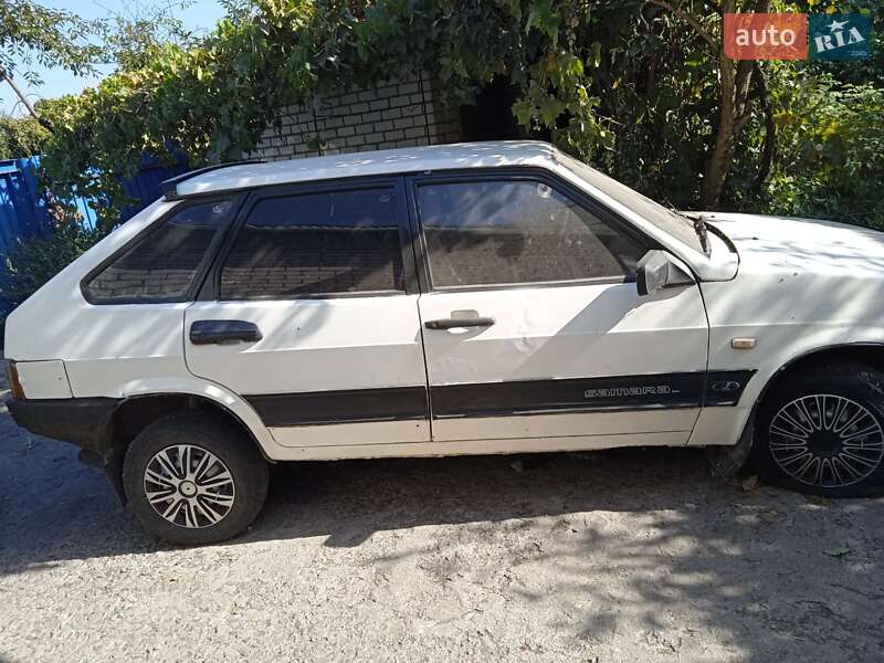 Хэтчбек ВАЗ / Lada 2109 1993 в Светловодске